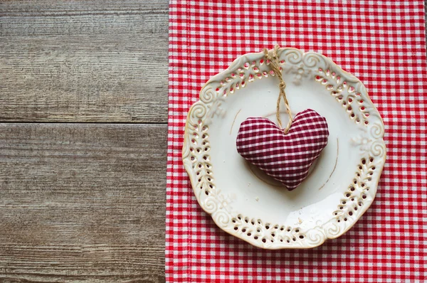 St. Valentin 's festlich gedeckter Tisch — Stockfoto