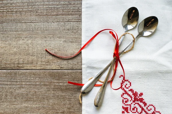 St. Valentin 's festlich gedeckter Tisch — Stockfoto