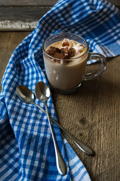 Chocolate with marshmallows in mug — Stock Photo, Image