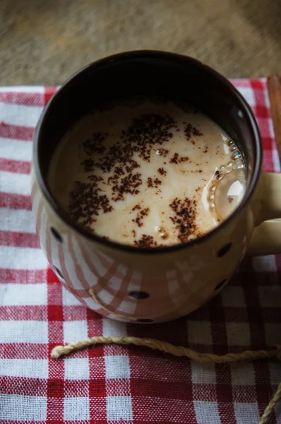 Chocolate con malvaviscos en taza —  Fotos de Stock