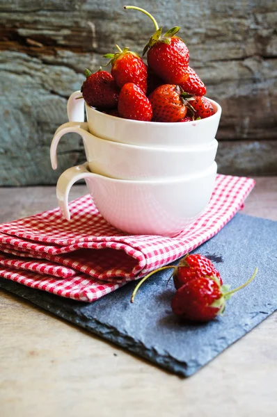 Verse aardbeien — Stockfoto