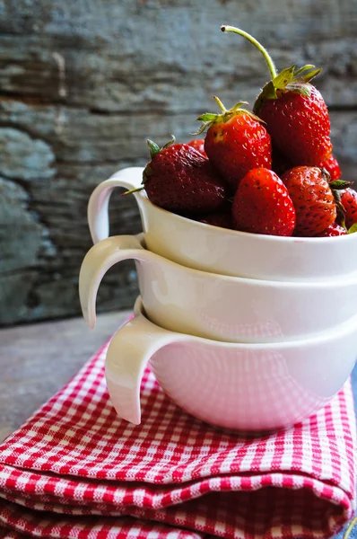 Verse aardbeien — Stockfoto