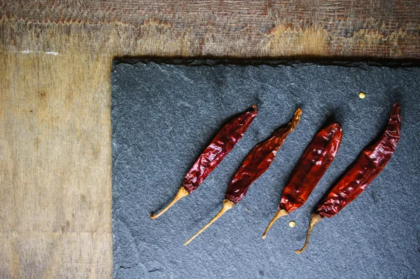 Getrocknete heiße rote Chilischoten — Stockfoto