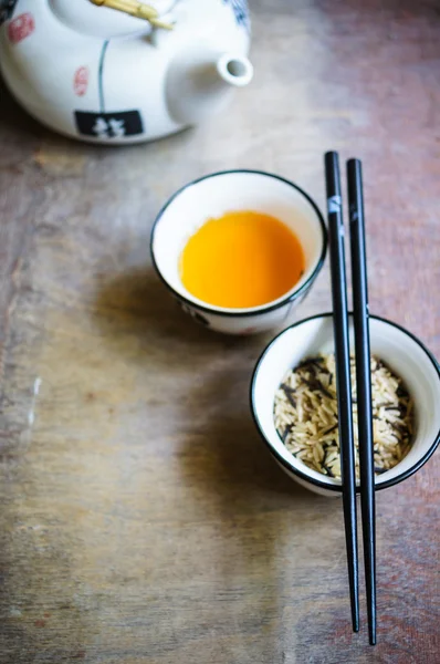 Çay ve yemek çubukları seti — Stok fotoğraf