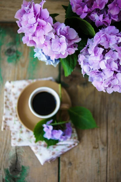 Hortensia fleurs et café — Photo