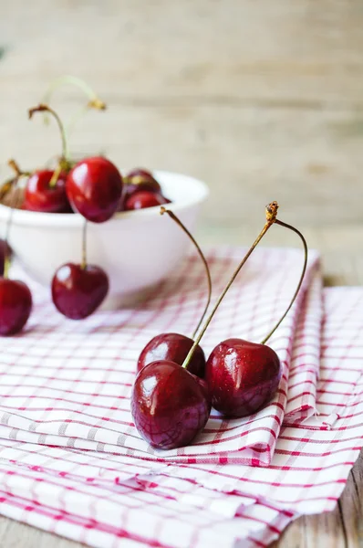 Cerejas vermelhas doces — Fotografia de Stock