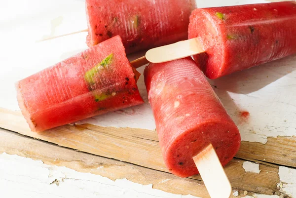Sommaren efterrätt med vattenmelon — Stockfoto