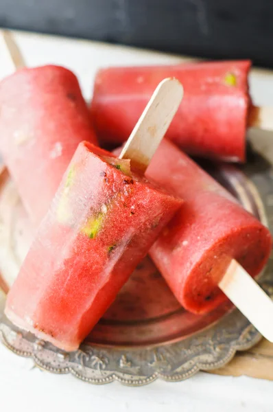 Sobremesa de verão com melancia — Fotografia de Stock