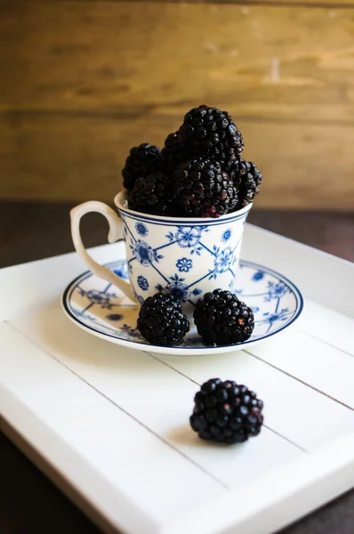 黑莓水果杯中 — 图库照片