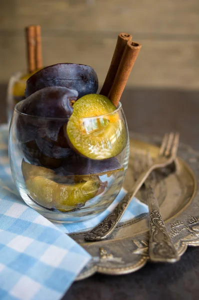 Söta plommon dessert — Stockfoto