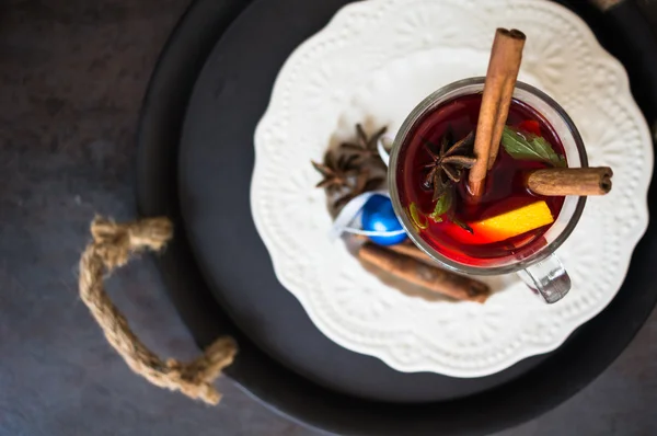 Mulled wine with spices — Stock Photo, Image