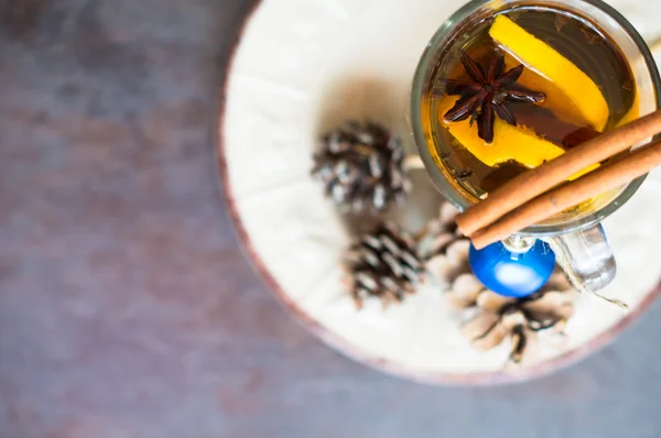 Mulled tea with spices — Stock Photo, Image