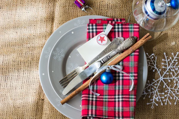 Weihnachtstisch gedeckt — Stockfoto