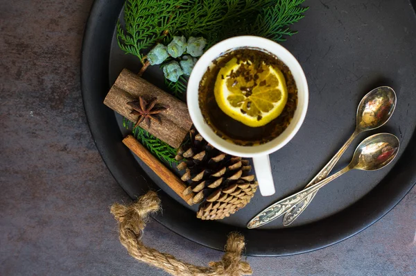 Glögg te med kryddor — Stockfoto