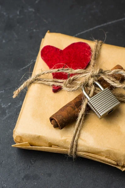 Red heart on wooden board for valentines day — Stock Photo, Image