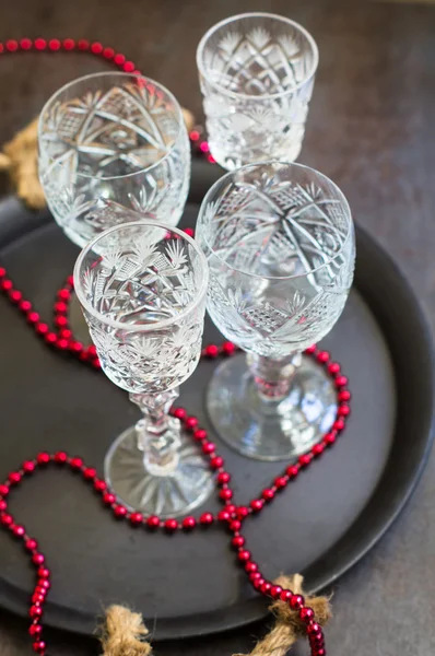 Gamla crystal glasögon och jul tid dekoration — Stockfoto