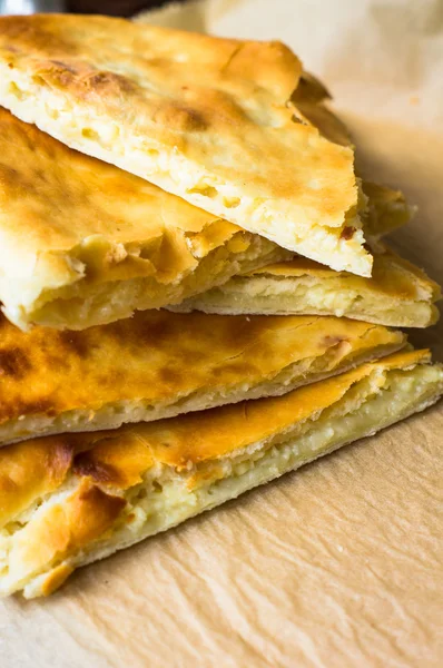 Geleneksel Gürcü yemeği - khachapuri — Stok fotoğraf