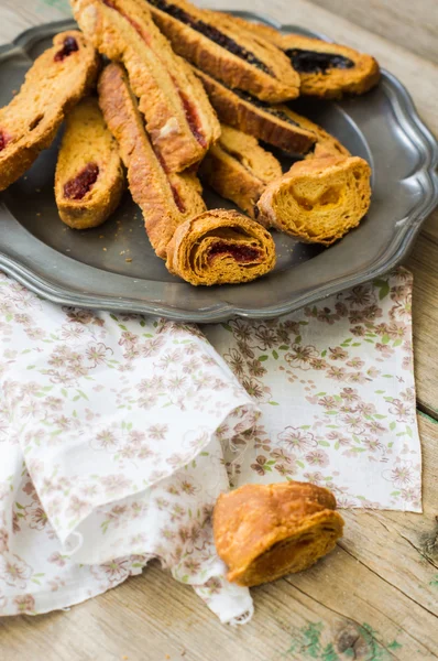 Biscotti on vintage plate — Stock Photo, Image