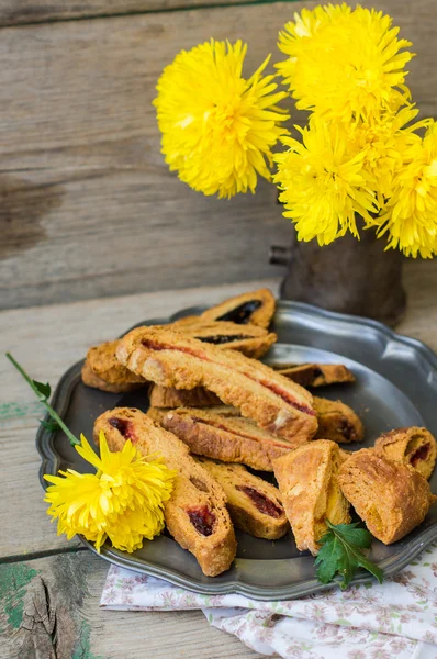 Biscotti on vintage plate — Stock Photo, Image