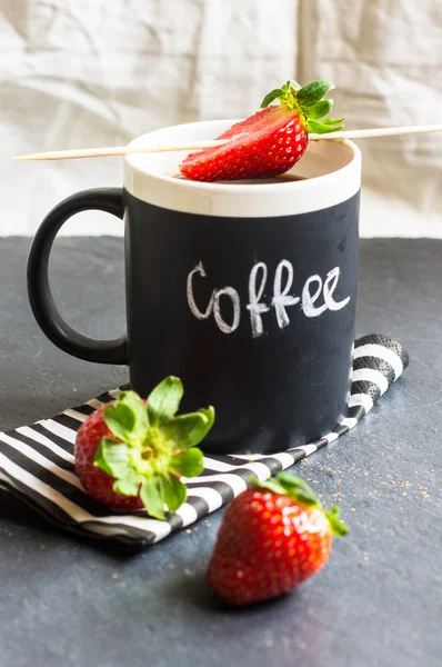 Tasse de café et fraise — Photo