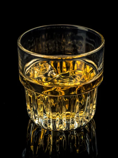 Whisky en las rocas —  Fotos de Stock