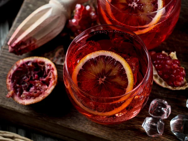 Blood orange and pomegranate cocktails — Stock Photo, Image