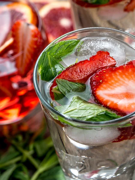 Strawberry mint cocktails — Stock Photo, Image