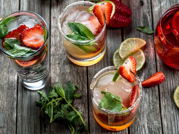 Various fruit cocktails — Stock Photo, Image