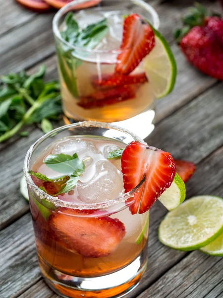 Strawberry mojito cocktail — Stock Photo, Image