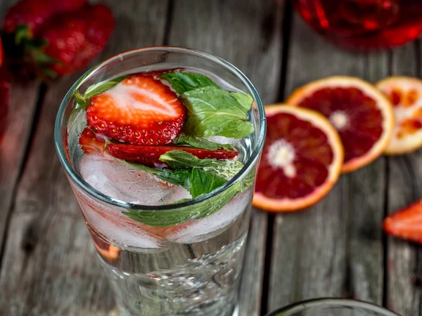 Strawberry mint cocktails — Stock Photo, Image