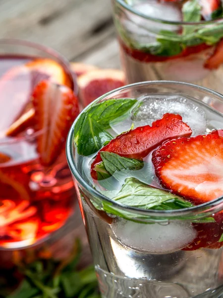 Strawberry mint cocktails — Stock Photo, Image