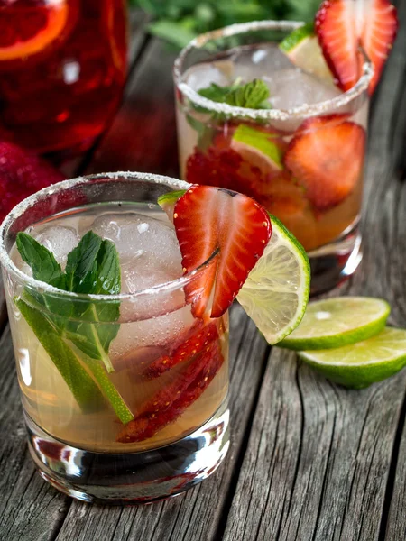 Strawberry mojito cocktail — Stock Photo, Image