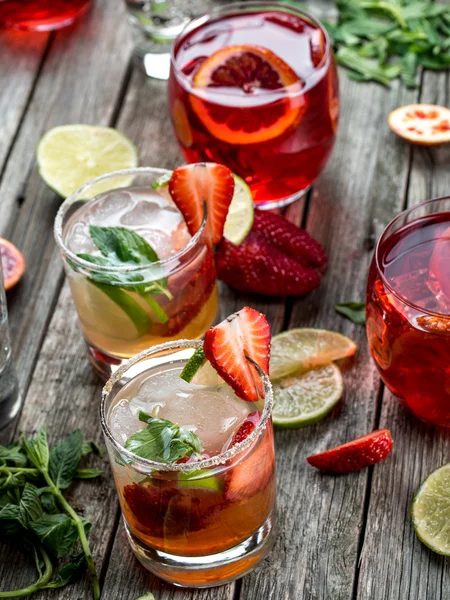 Olika frukt cocktails — Stockfoto