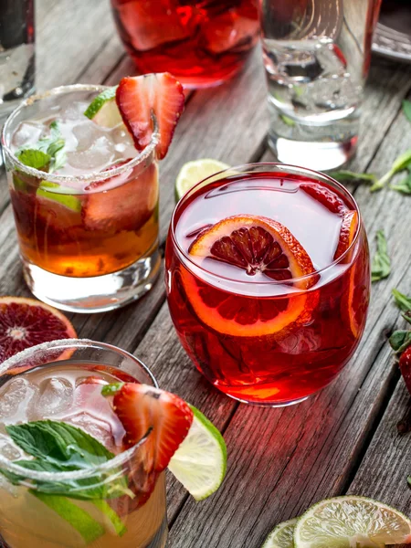 Olika frukt cocktails — Stockfoto