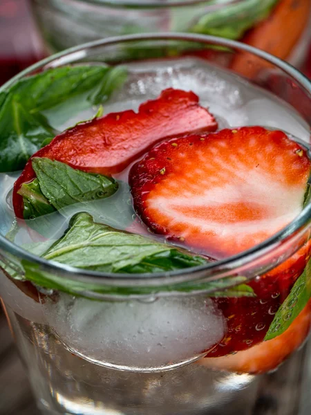 Strawberry mint cocktails — Stock Photo, Image