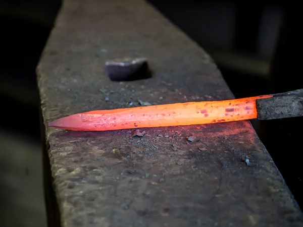 鋼を熱間鍛造 — ストック写真