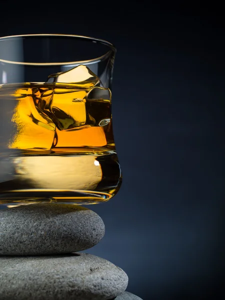 Whiskey on the rocks — Stock Photo, Image