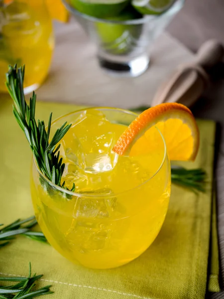 Gin and orange — Stock Photo, Image