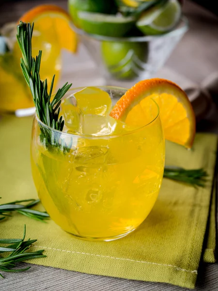 Gin and orange — Stock Photo, Image