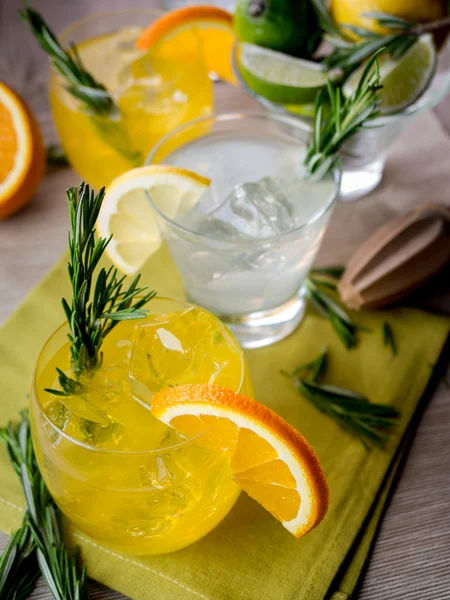 Gin cocktails — Stock Photo, Image