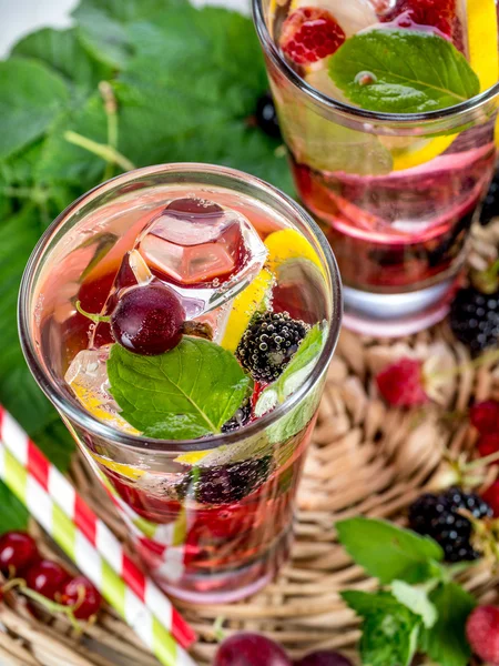 Berry lemonade — Stock Photo, Image