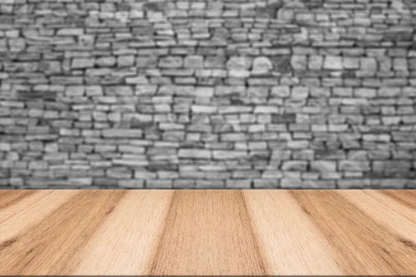 Mesa de madera superior vacía y fondo de pared de piedra natural. Para pr — Foto de Stock