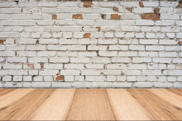 Mesa vacía y fondo de pared de ladrillo blanco, pantalla del producto tem — Foto de Stock