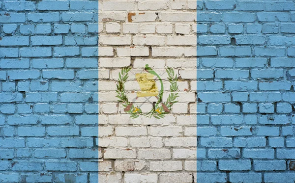 Σημαία της Γουατεμάλας ζωγραφισμένο σε τοίχο από τούβλα, η υφή φόντου — Φωτογραφία Αρχείου