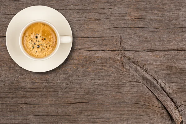 Café taza clásica en una mesa de madera vista superior —  Fotos de Stock