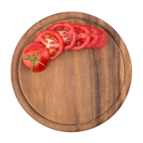 Gehackte Tomaten auf Schneidebrett. — Stockfoto