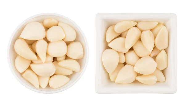 Garlic cloves in bowl from top including clipping path. — Stock Photo, Image