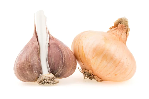 Onion and garlic isolated on white background. — Stock Photo, Image