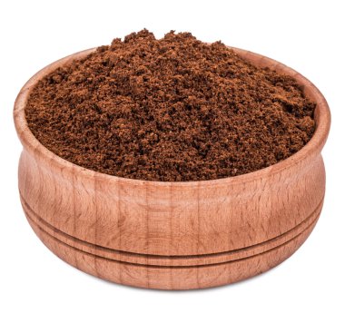 Kahve beyaz arka plan üzerinde izole bir ahşap kase