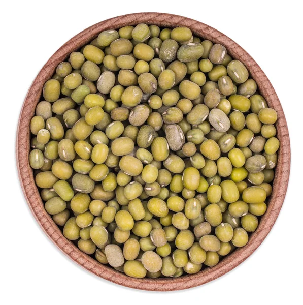 Mung beans in a wooden bowl on an isolated white background. — Stock Photo, Image